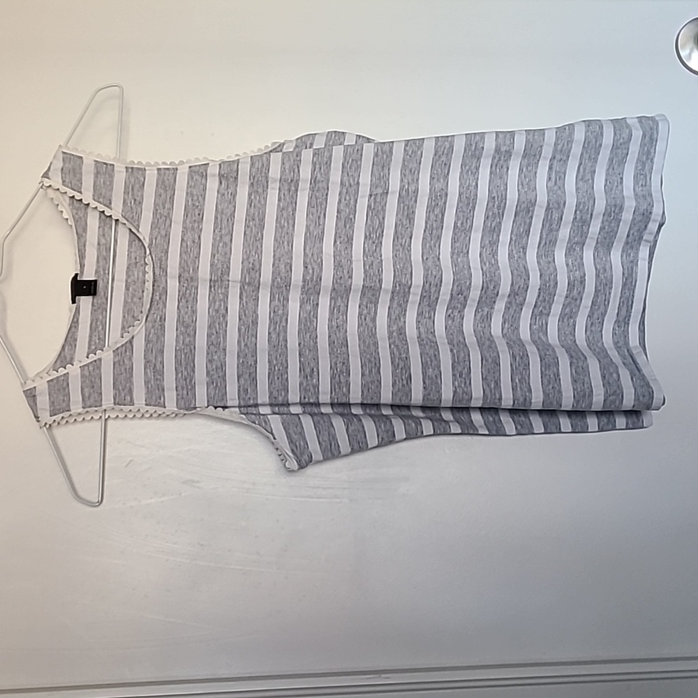 *2/$20 Closet Clearout* EUC s.S J.Crew striped tank